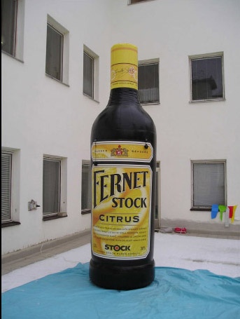 Grande bouteille gonflable brandée